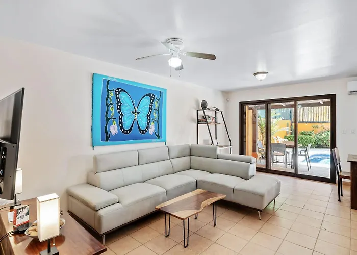 Charming Duplex In Playa Surfside Community, With A Private Pool, Cozy Interior And Walkable Access To The Сasa de vacaciones Potrero (Guanacaste)
