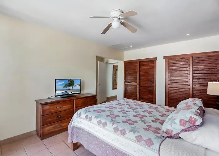 Charming Duplex In Playa Surfside Community, With A Private Pool, Cozy Interior And Walkable Access To The * Potrero (Guanacaste)