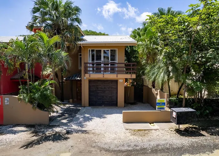 Charming Duplex In Playa Surfside Community, With A Private Pool, Cozy Interior And Walkable Access To The Potrero (Guanacaste)